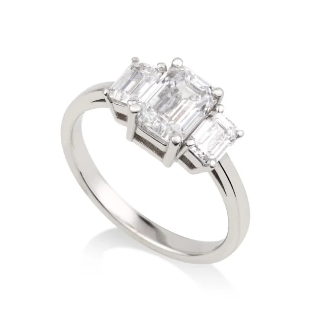 טבעת זהב לבן עם 3 יהלומים