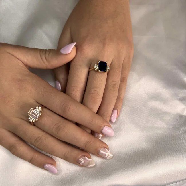 טבעת וינטג יהלומים ואבן חן כחולה