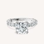 טבעת אירוסין אנה מזהב לבן משובצת יהלומי מעבדה