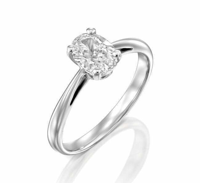 טבעת אובל עם יהלום יחיד מזהב לבן