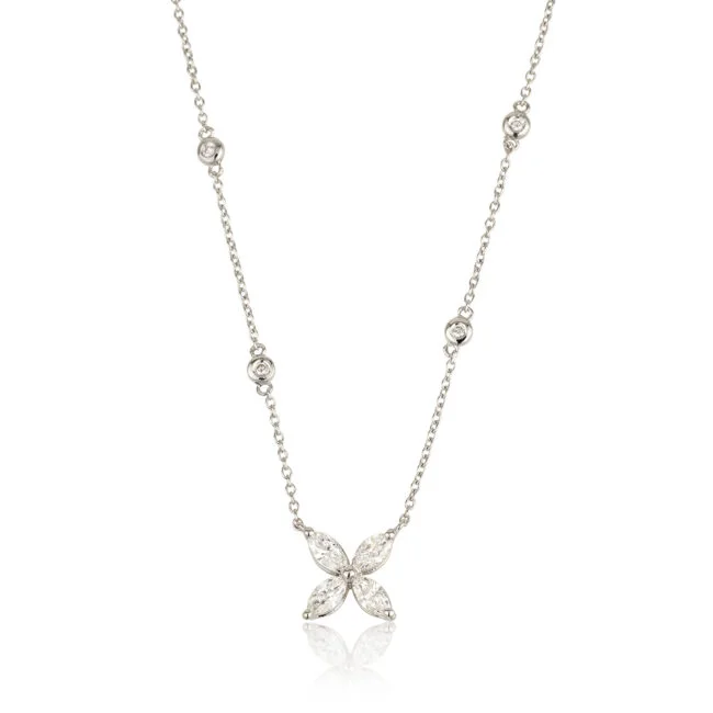 שרשרת לוטוס זהב לבן ויהלומים