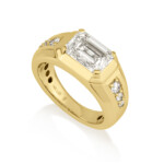 טבעת KING EMERALD בזהב צהוב משובצת יהלומים