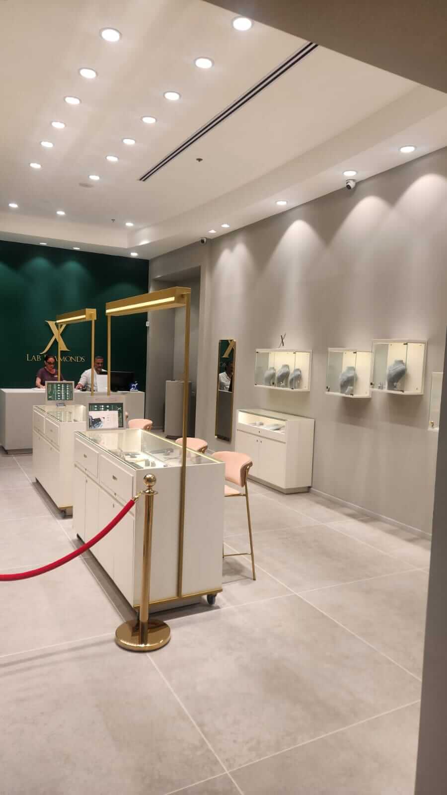 תכשיטי יוקרה בחנות Xlab Diamonds ברעננה