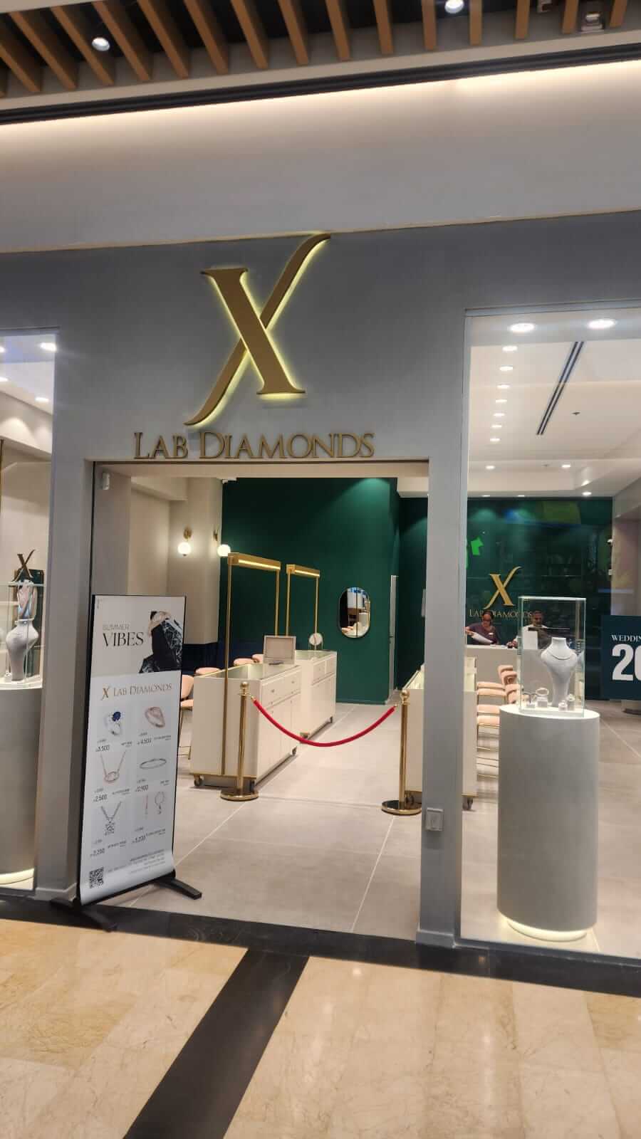 חנות תכשיטים עם יהלומי מעבדה ברעננה בקניון רננים