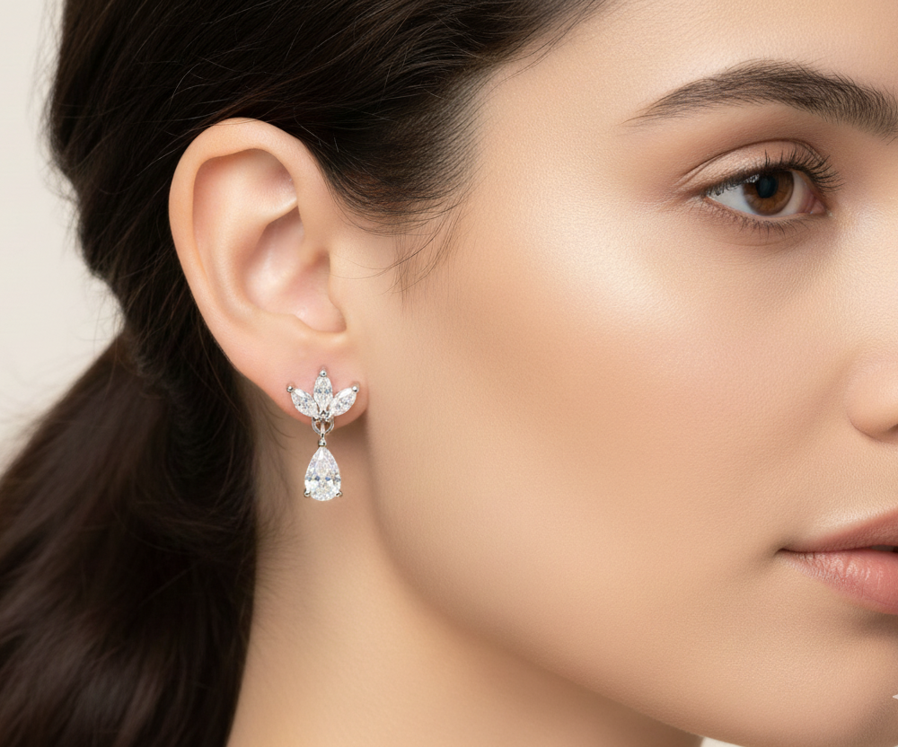 עגילי תלתן טיפה בזהב לבן משובצים יהלומי מעבדה